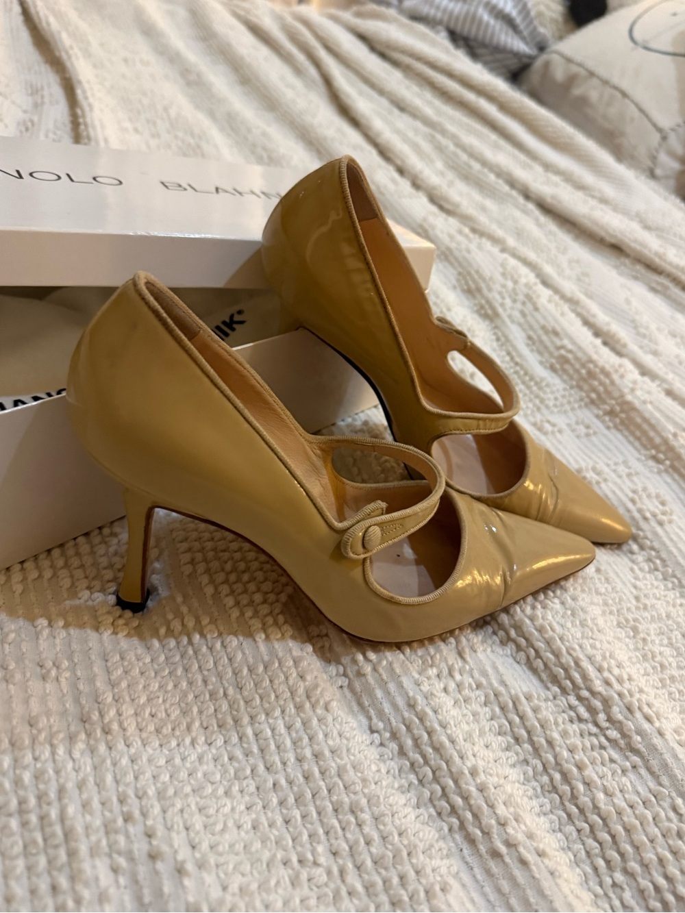 Manolo Blahnik Patent Mary Jane Patent Pumps size 38.5